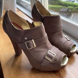 Elaine Turner leather buckle heels